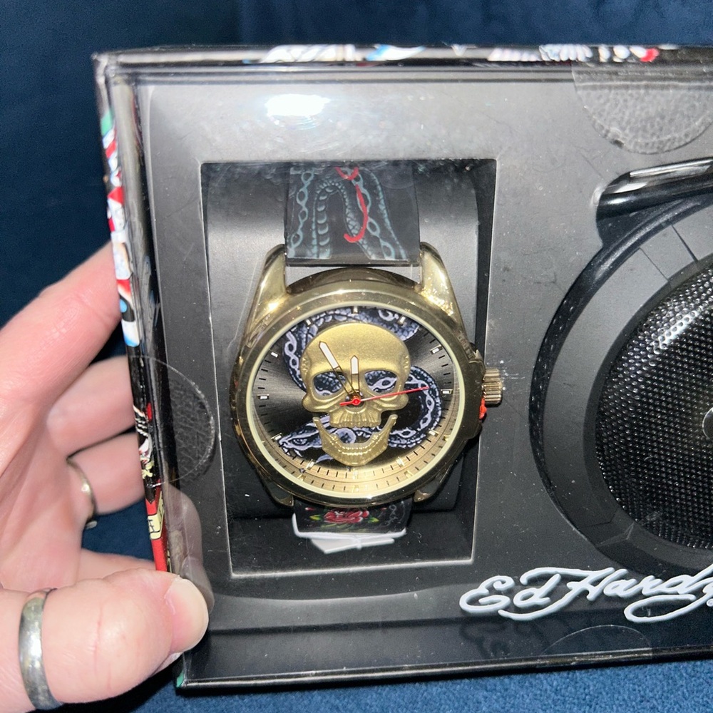 Ed Hardy Gold Skull Watch with Black Speaker - Picture 4 of 9